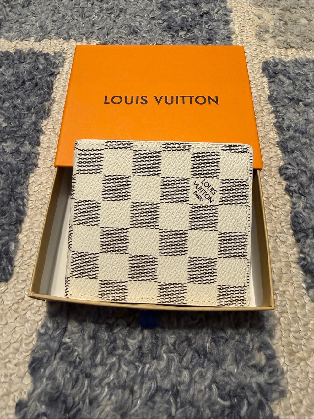 Louis Vuitton Damier Azur Checkered Card & Key Holder in White and Gray